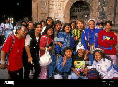 peruvians-adult-women-tourists-peruvian-students-students-student-A10EGB.jpg