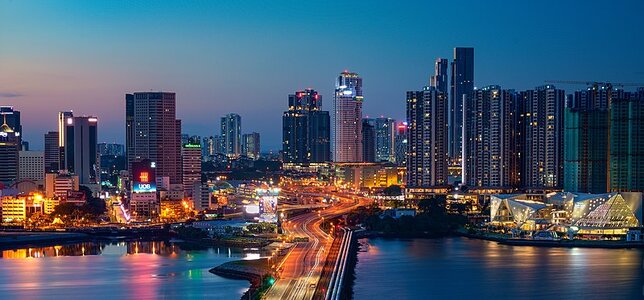 Johor_Bahru_skyline_at_night.jpg